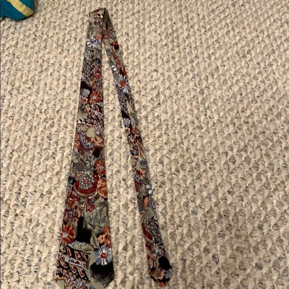 Gorgeous tie